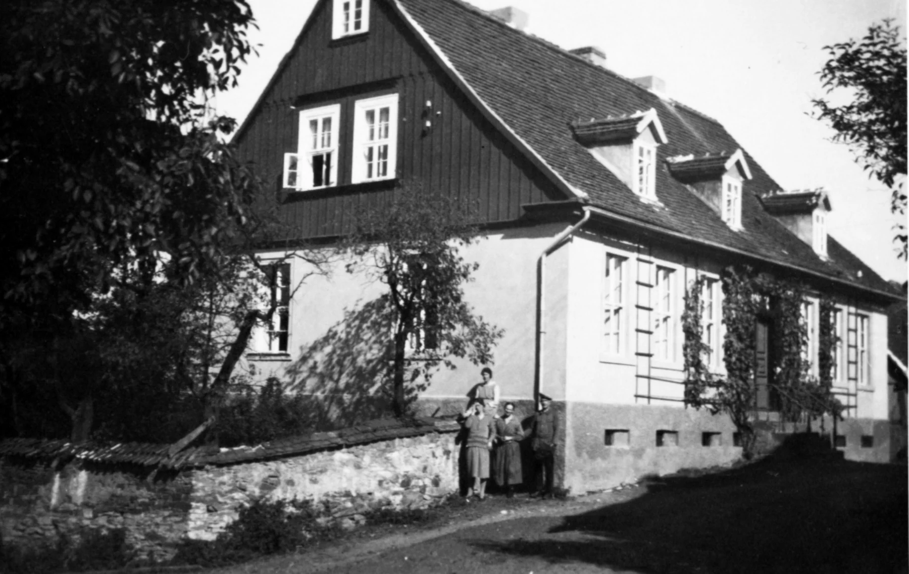 Das Abberöder Pfarrhaus auf einer älteren Fotografie · Privatsammlung